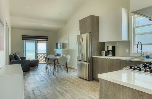 Wainfleet Cottage | Cottage 5: Beachfront Cottage Escape