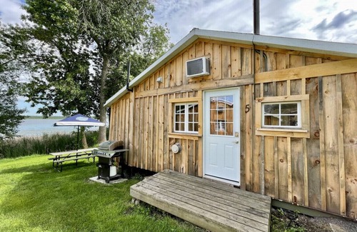 Campbellford Cabin | Cottage #5 - Catch More Resort