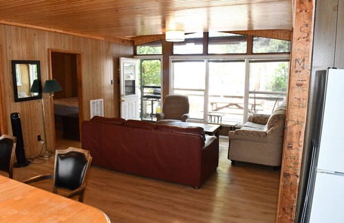 Sauble Beach Cottage | Cottage #6 - Sauble Beach Front