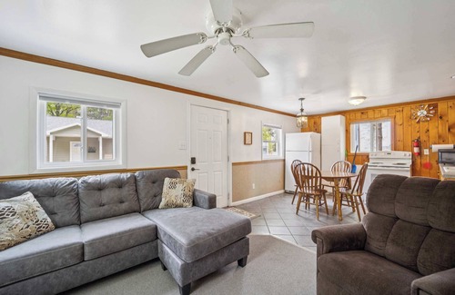 Greenbush Apartment | Cottage 7 - 1BR Lakefront Retreat | Perfect for Two!