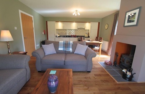 Fort Augustus Cottage | Cottage 7 Highland Club Pet Friendly