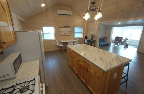 Bradford Cottage | Cottage at Weller Island