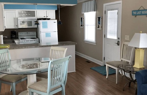 Crescent Beach House | Cottage B Htd Pool! Summer Prices Just Reduced!