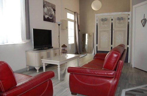 Gemozac House | cottage beautiful night: The Comptoir des Ecoliers