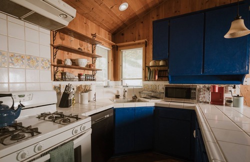 Carmel Valley Cottage | Cottage charm in the Santa Lucia Mountains