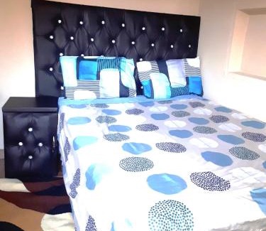 Greater Johannesburg Metropolitan Area House | Cottage, close to UJ, Milpark, Wits