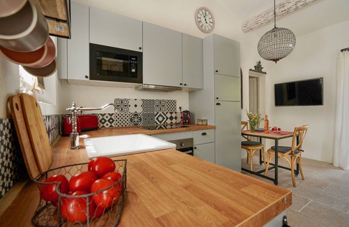 Aix-en-Provence House | Cottage de Charme Mirabeau Jardin Piscine Parking Prox Centre Ville