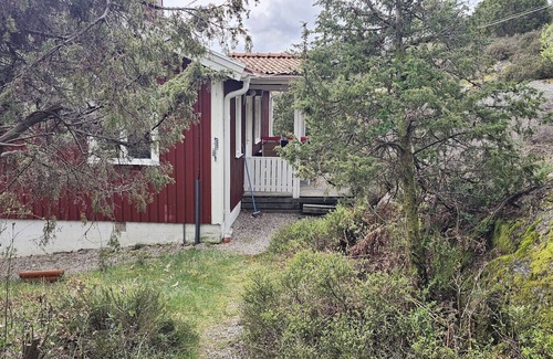 Hjaelteby House | Cottage in beautiful rocky surroundings on Mjörn, only 300m from the sea | SE09115