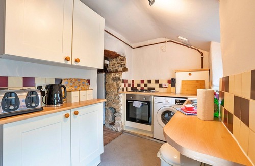 Peak District National Park Apartment | Cottage in Bradwell near Peak Cavern