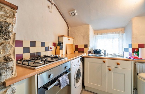 Peak District National Park Apartment | Cottage in Bradwell near Peak Cavern