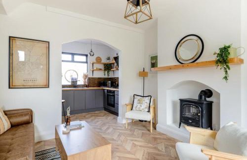 Queens Quarter House | Cottage in the City The Harland Rathdrum Cottage