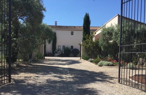 Lancon-Provence Apartment | Cottage La Pinède in Provence