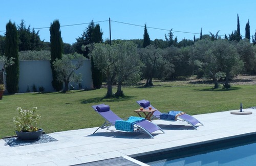 Lancon-Provence Apartment | Cottage La Pinède in Provence