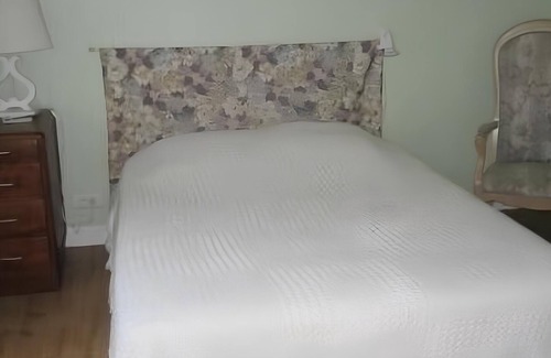 Pleudihen-sur-Rance House | Cottage 'Maison De Charme 18s Proche St-malo' with Private Terrace, Private Garden and Wi-Fi