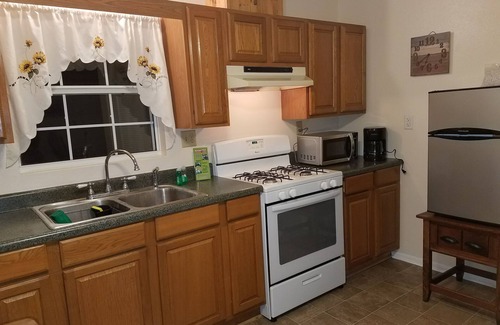 Branford House | Cottage on five-acres surrounded by parks with Crystal Clear Springs!