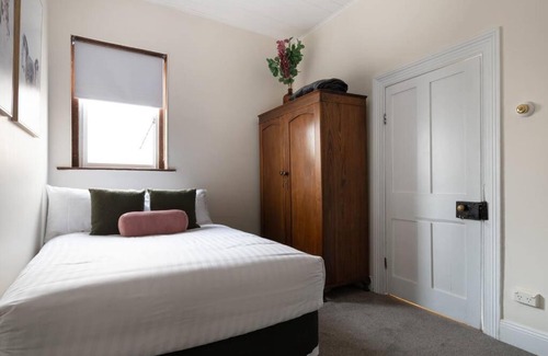 Launceston CBD Apartment | Cottage on King
