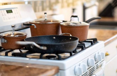 Central Elgin Cottage | Cottage steps to Main Beach w/ Loft & Arcade