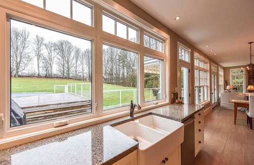 Oro-Medonte Other | cottage style home with the immunities near to city and nature
