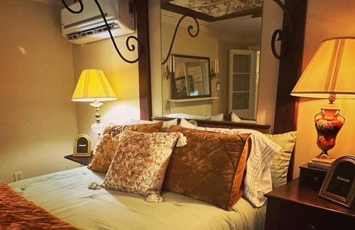 Vicksburg Cottage | Cottage Suite at Flowerree