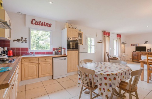 Bono Cottage | Cottage 'Ti Nevez' with Private Terrace, Private Garden and Wi-Fi