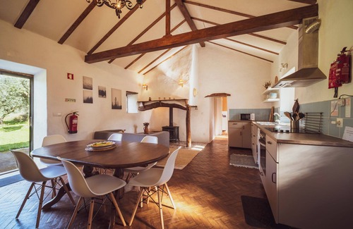Tomar Cottage | Cottage 'Vale Do Espinheiro' with Lake View, Private Garden and Wi-Fi