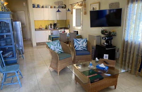 El Jaral House | Cottage with 2 Bedrooms.2 Bathrooms, Heated solar Pool, Sauna, Jacuzzi, Garden