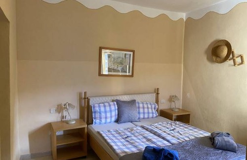 El Jaral House | Cottage with 2 Bedrooms.2 Bathrooms, Heated solar Pool, Sauna, Jacuzzi, Garden