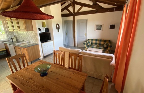 Pays-de-Belves House | cottage with heated pool for 5 people, covered terrace, free wifi