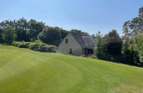 Ploermel House | Cottage YVEL au Pied du lac au Duc, son Golf et sa Base Nautique