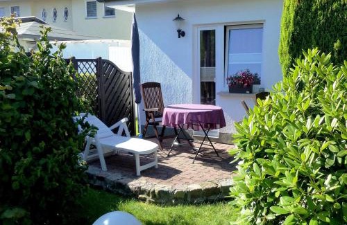 Zinnowitz House | Cottages by the pond, Zinnowitz