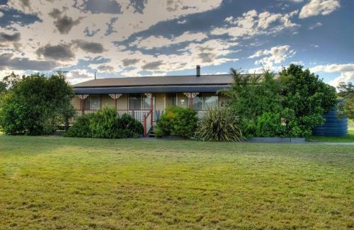 Lovedale House | Cottages on Lovedale - Cottage No. 1
