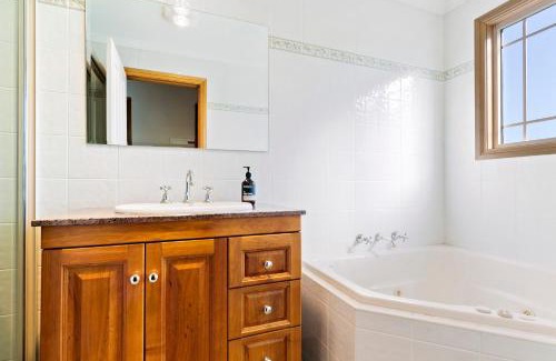 Lovedale House | Cottages on Lovedale - Cottage No. 1