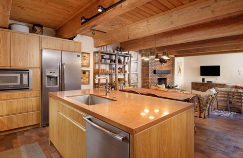 Aspen House | Cottonwoods Unit 1C, Downtown Condo with Upgraded Kitchen & Bathrooms