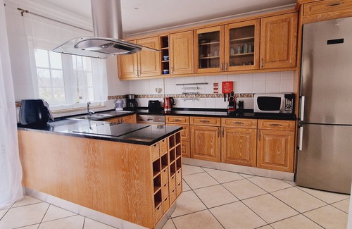 Silves Villa | Country House "Villa Monte Branco" with Mountain View, Private Pool & Wi-Fi