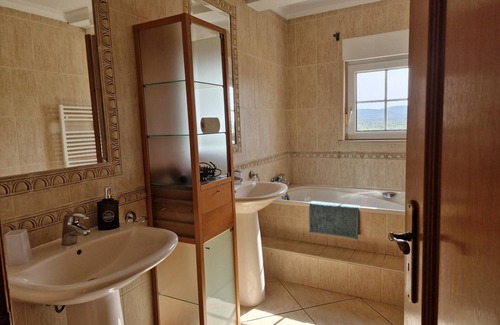 Silves Villa | Country House "Villa Monte Branco" with Mountain View, Private Pool & Wi-Fi
