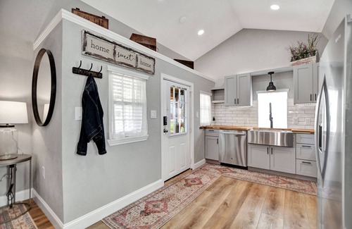 Willis Cabin | Country cabin with rustic charm and modern comforts