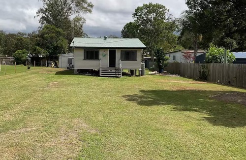 Benarkin House | Country Charm alongside The BVRT