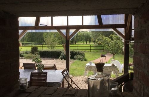 Le Bec-Hellouin Cottage | Country cottage, well equipped for two adults and two children (+ dogs)