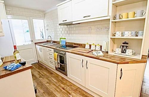 Bangor House | Country Cottage with Hot-Tub and Cosy Log Burner