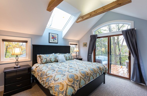 Front Royal Cabin | Country Elegance overlooking the Legendary Shenandoah River