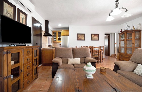 Chiclana de la Frontera Villa | Country House 'El Sotillo' with Private Pool, Wi-Fi and Air Conditioning