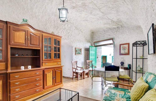 Arico Villa | Country House 'Finca Imoses Bailon' with Pool, Private Terrace and Wi-Fi