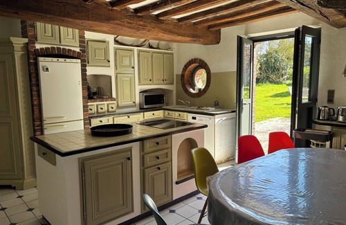 Mezieres-en-Drouais House | Country house 1 hour from Paris - secure swimming pool and tennis court