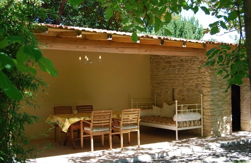 Valreas Villa | Country House in Provence with Garden Access