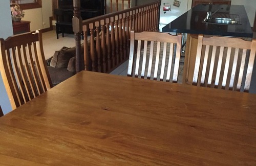 Lake Albert House | Country House - Large Home suitable for travelers, workers and families