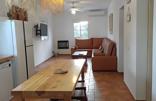 Arahal House | Country House 'Valle Verde' with Private Pool, Wi-Fi and Air Conditioning