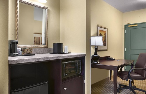 Concord Hotel | Country Inn & Suites by Radisson, Concord (Kannapolis), NC