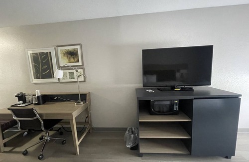 Midway Hotel | Country Inn & Suites by Radisson, Midway - Tallahassee West