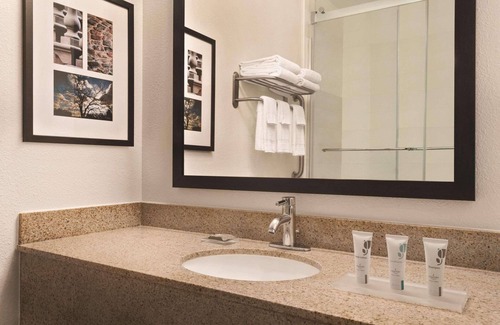 Eagan Hotel | Country Inn & Suites by Radisson, Eagan, MN