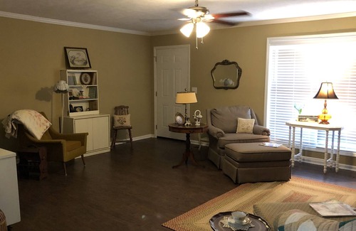 Pontotoc House | Country Oasis centrally located